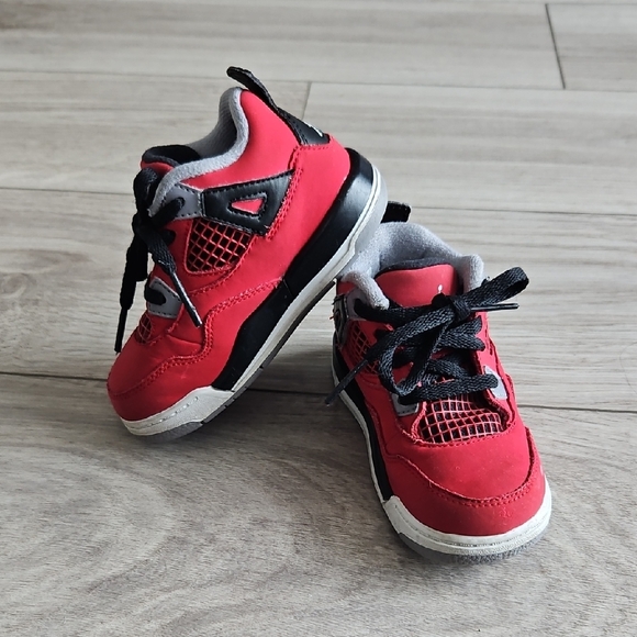 2013 Nike Air Jordan Retro Toro Black Fire Red White Toddler